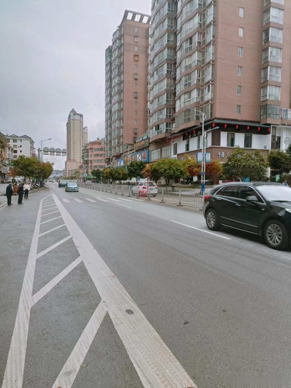 湖南路况# 张家界市桑植县清明节路口信息:桑植县城车流量正常,城区