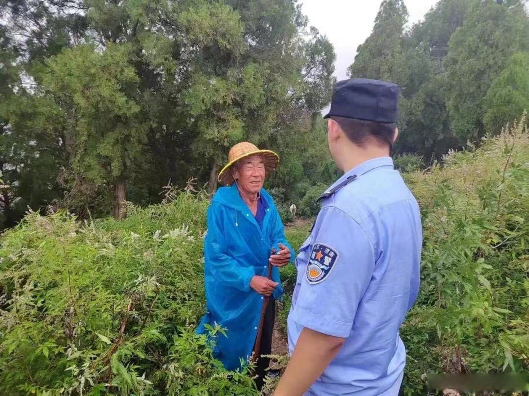 夏季行动·平安守护 【民警出动无人机帮村民找"羊"】7月28日,济南市