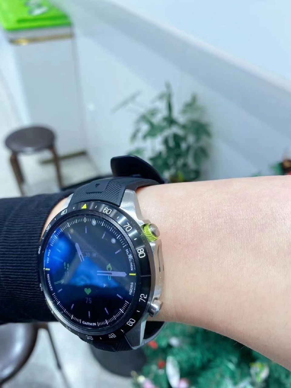 佳明新款marq 2 领跑者～9015800 表圈尺寸:46mm 蓝宝石玻璃 amoled