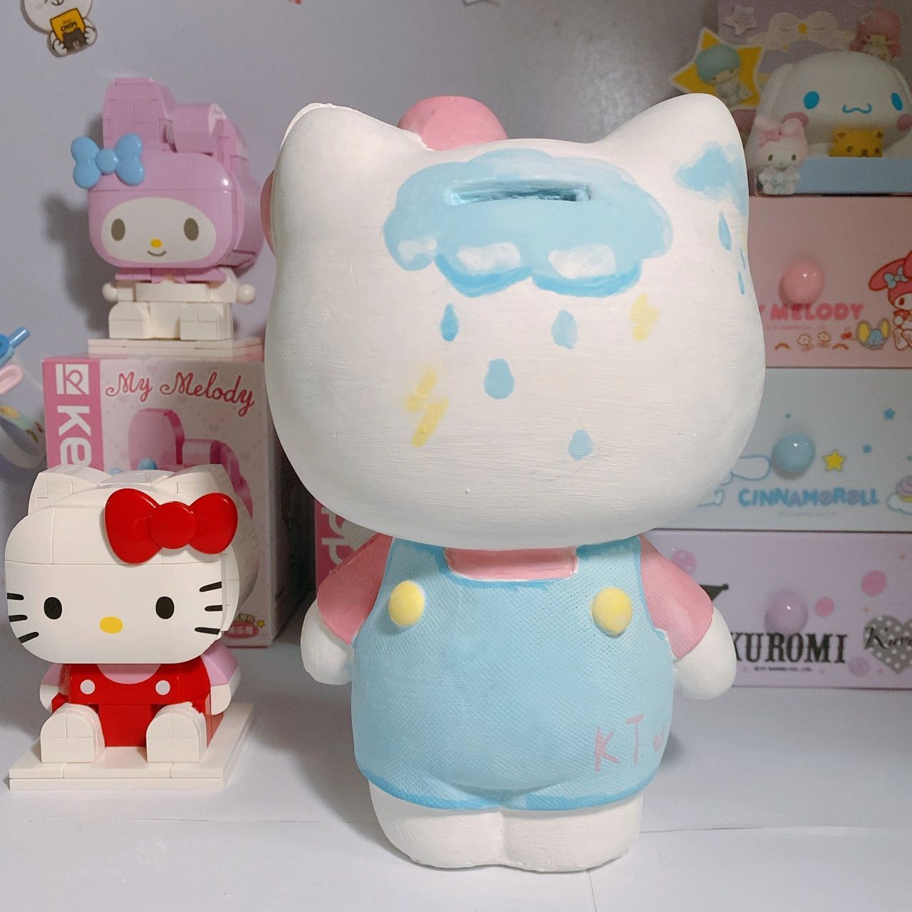 石膏涂色 kitty猫太适合粉粉嫩嫩的配色啦 耗时两个小时在广场涂的kt