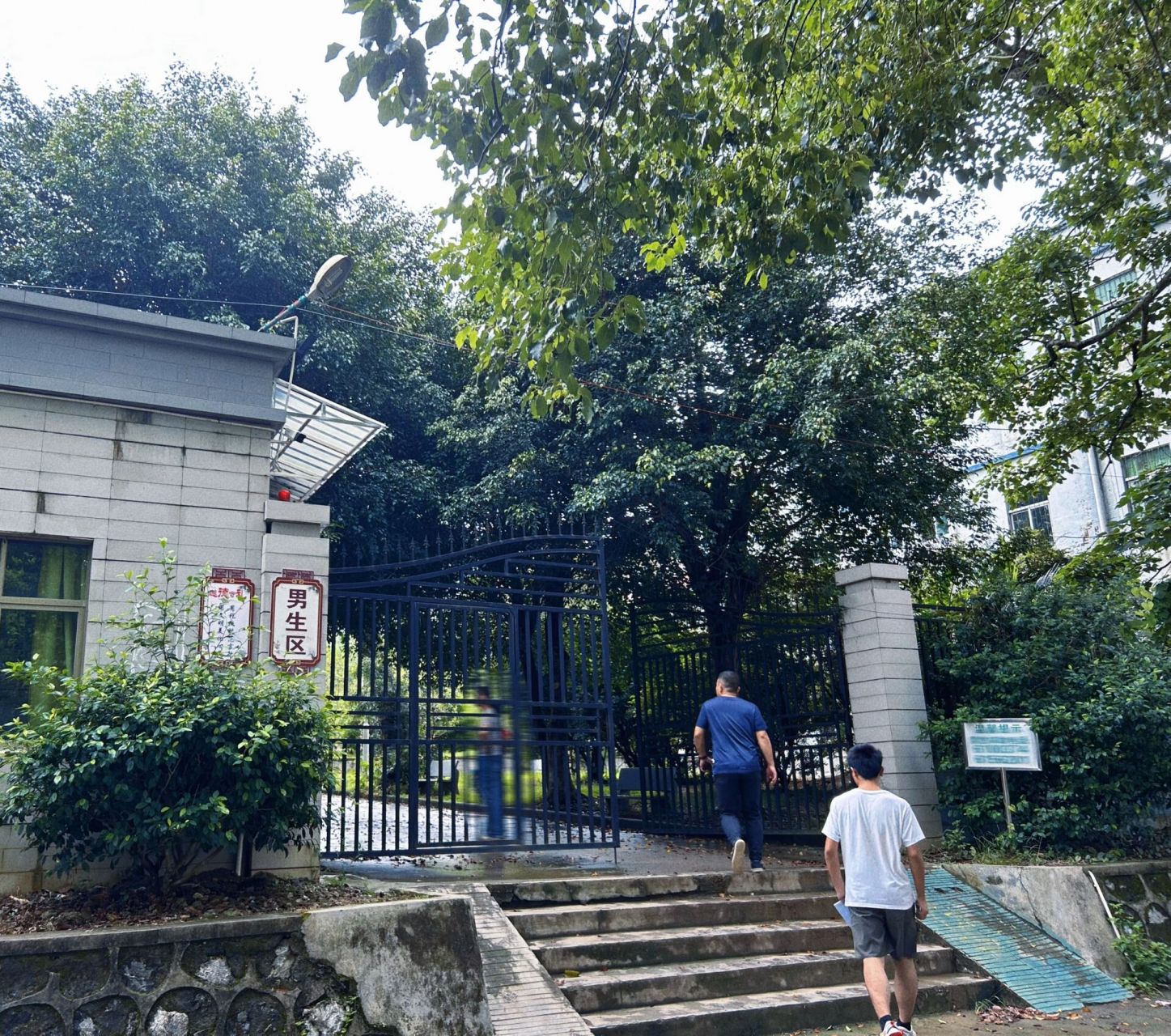 博罗公庄三乡中学 今天带毅哥去报到,三乡中学也没有身边人说的那么