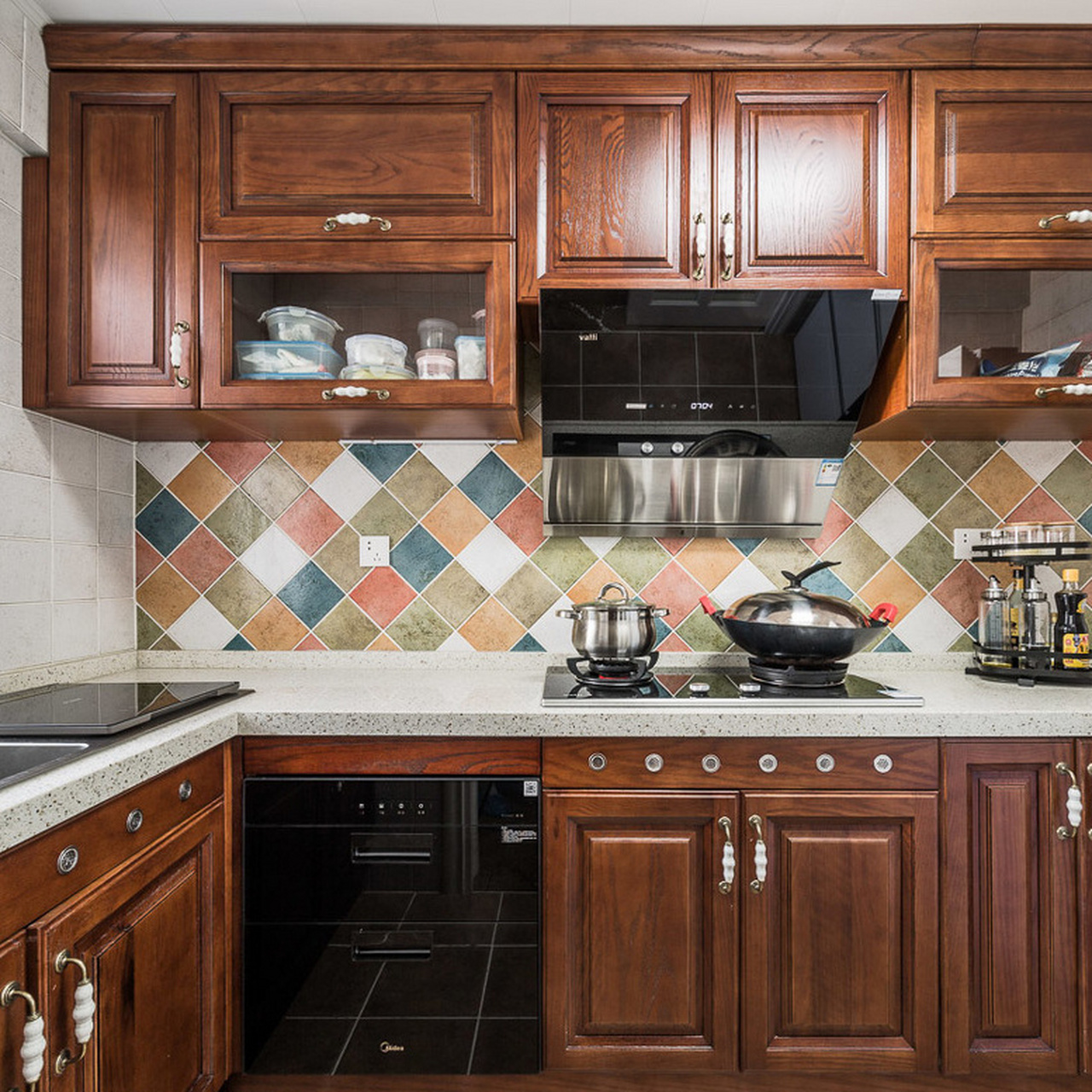 装修必看,厨房墙砖搭配方案 979797厨房墙砖选对了,厨房可以