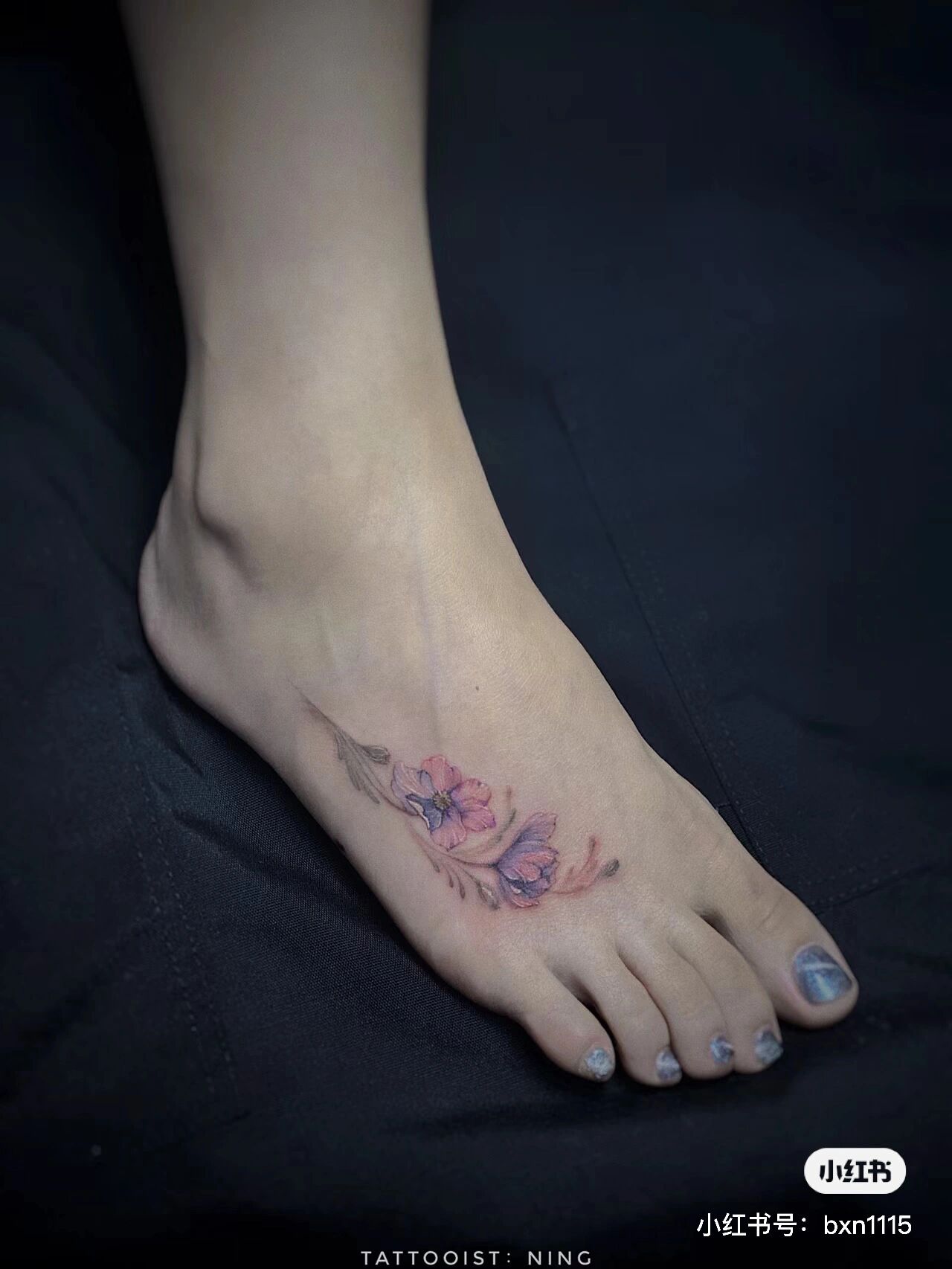 可以看大家脚背的纹身吗