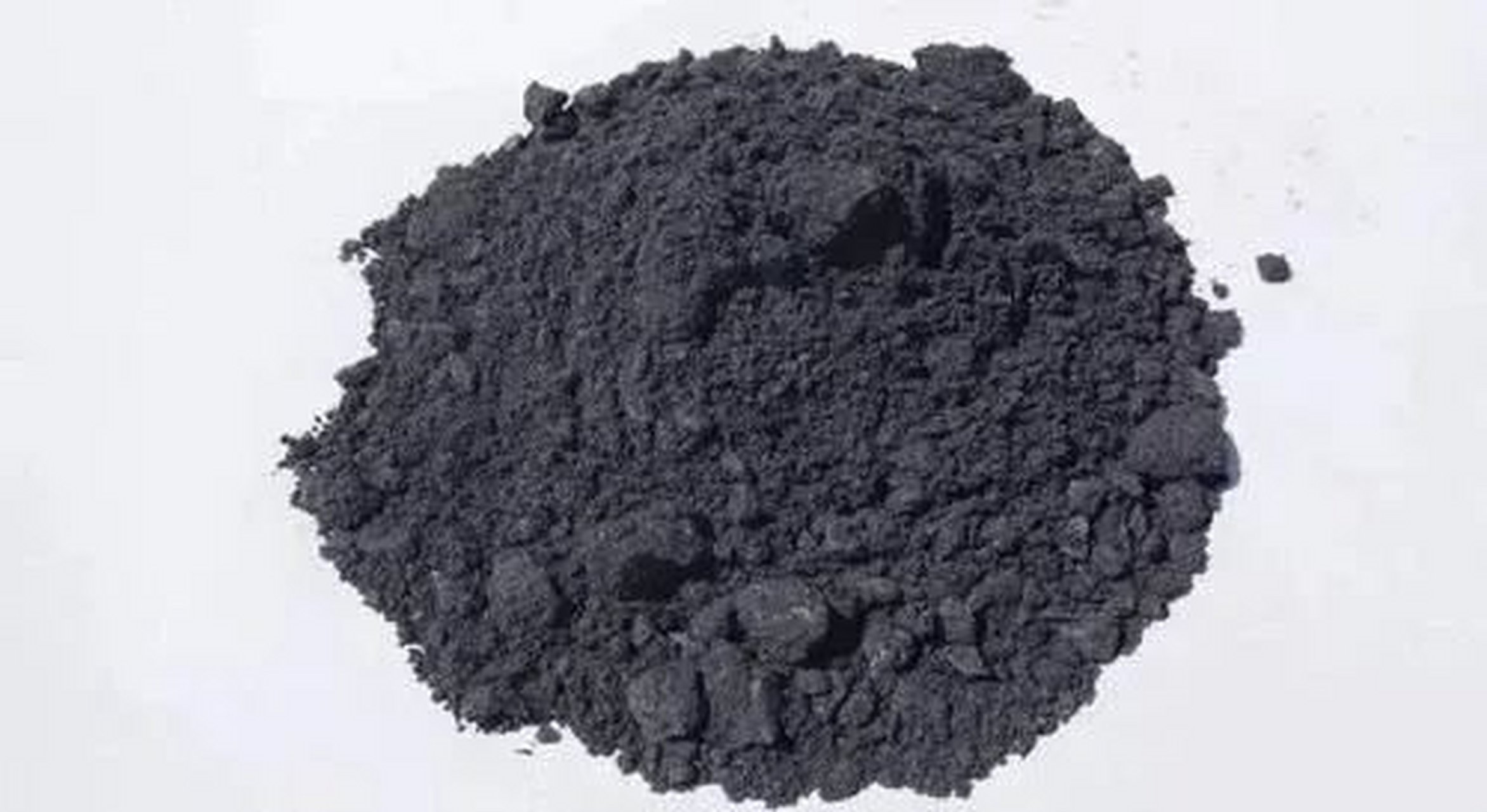 铁精粉是指开采出铁矿石经选矿加工后,金属铁成份达到65%左右的精矿