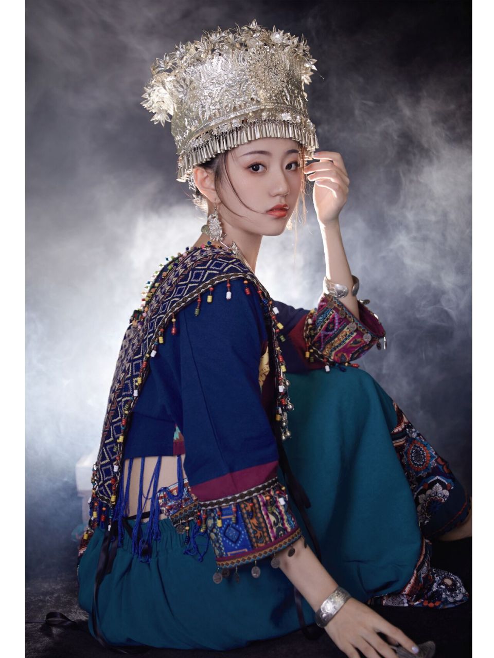 仙气飘飘的苗族少女,这是腾云驾雾而来的吧 0202 主题:【笙歌】