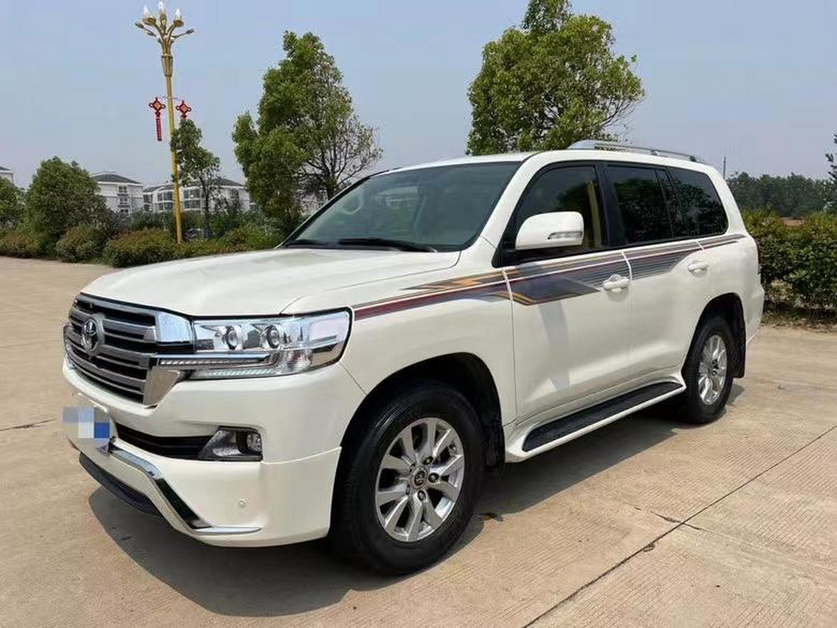 18年丰田酷路泽4000陆巡4000 v6超大引擎 中东vxr顶配gt版 底挂八气囊