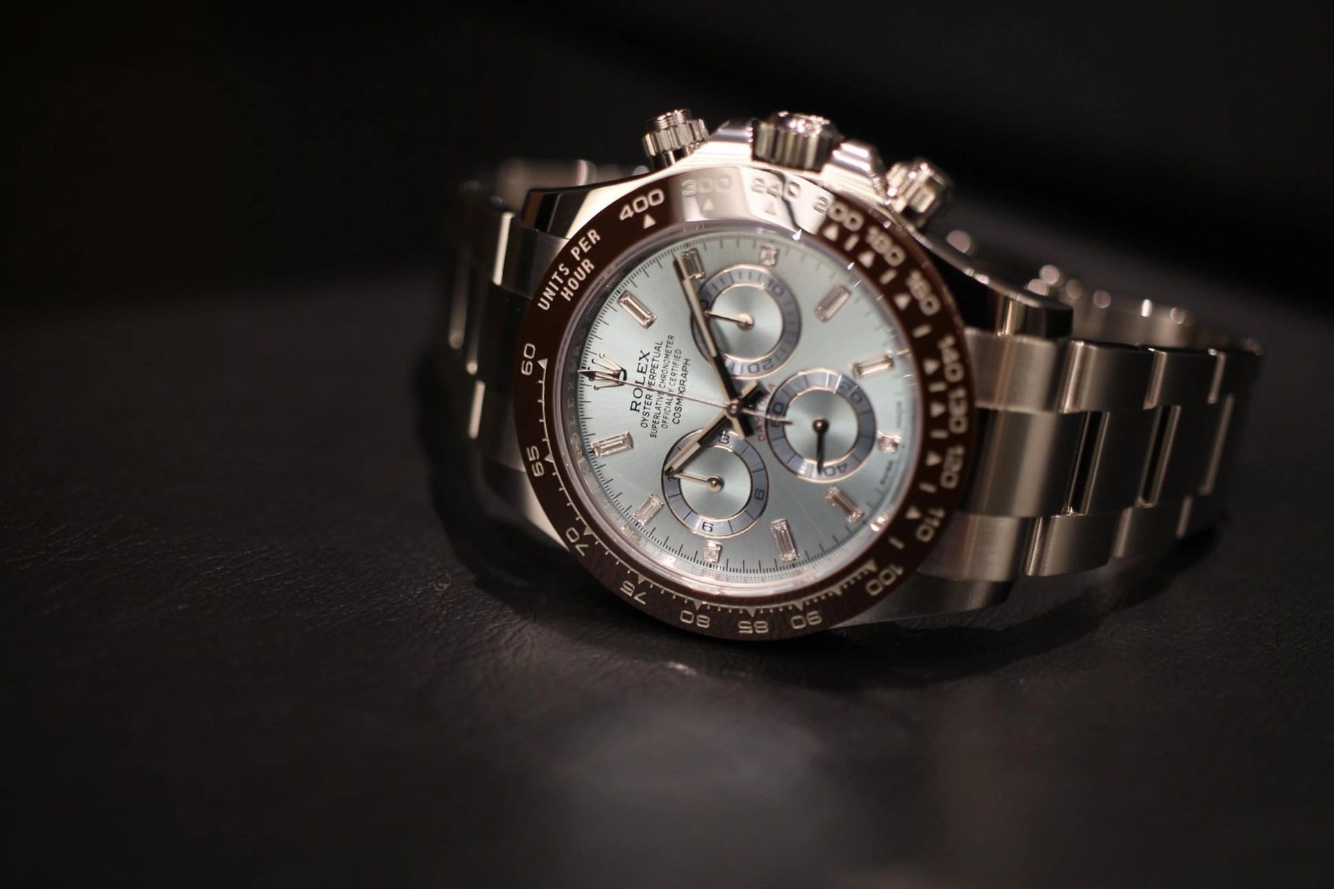 116506a 40mm 迪通拿50周年纪念版, 表盘的冰蓝色是劳力士特意耗时