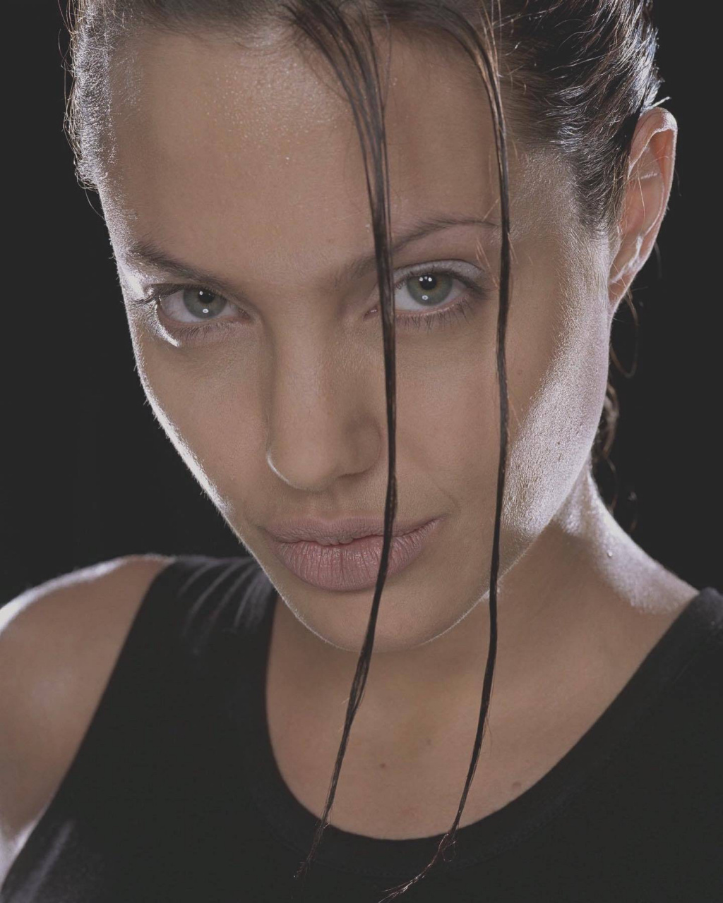 2001 安吉丽娜·朱莉(angelina jolie)2001年为电影《古墓丽影》