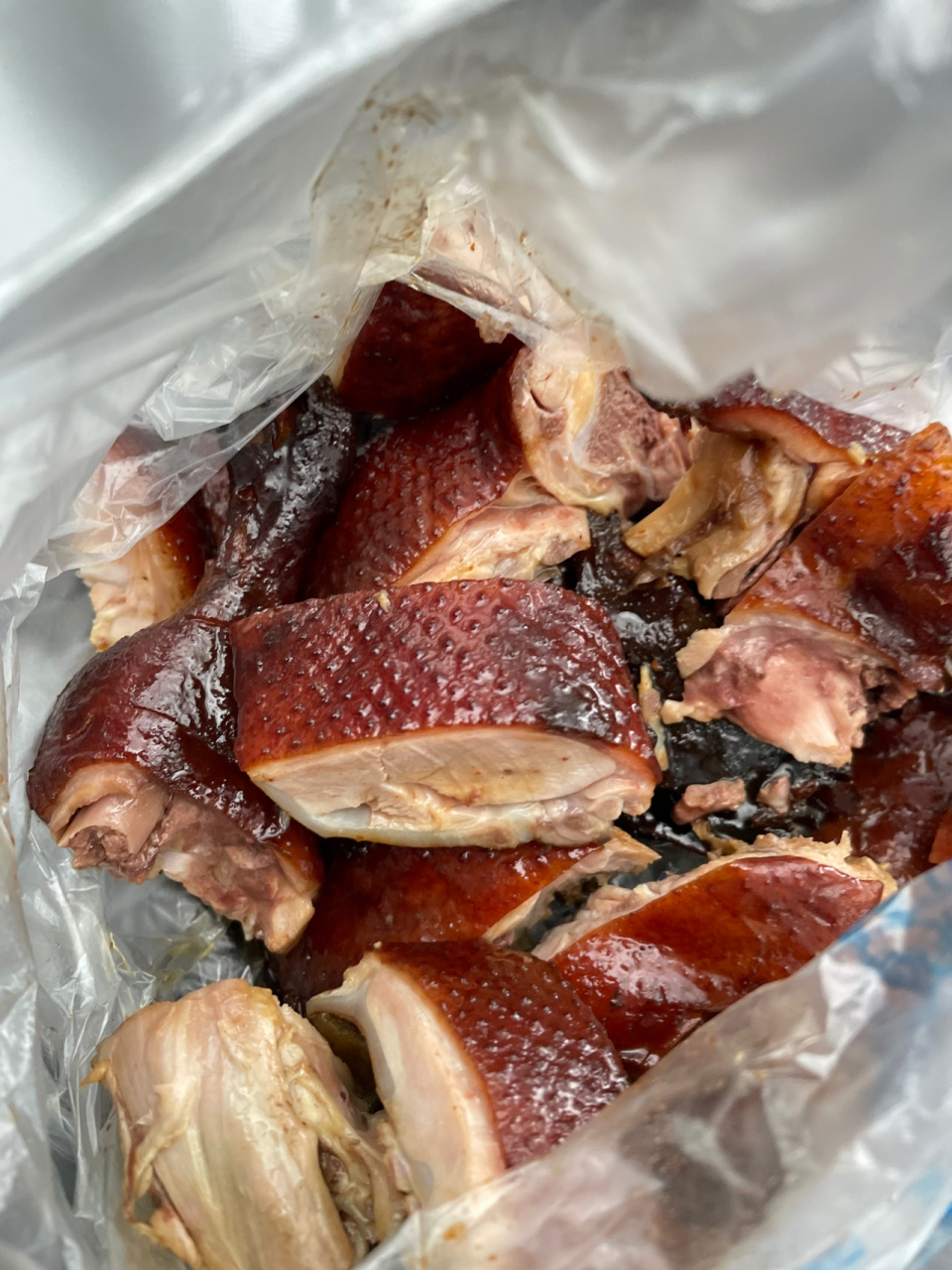 甜皮鸭很多人觉得是乐山特产,其实是眉山特产,最开始就是从彭山出去的