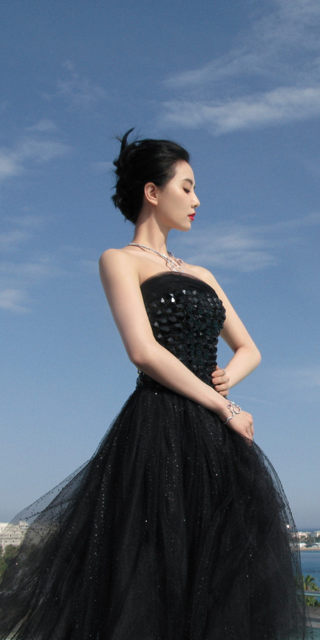 刘诗诗,温柔抹胸裙壁纸组图