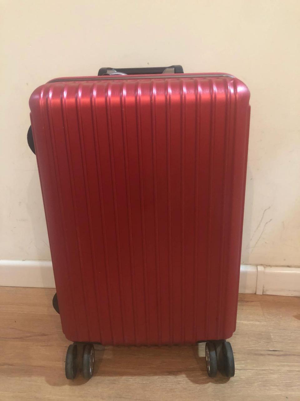 千万别买20寸的行李箱 真的太小了,装不了什么东西 这个polo的行李箱