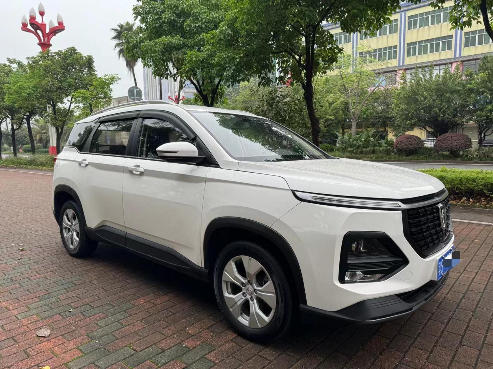 2020宝骏530手动豪华版,七座,1.5t排量,6速变速箱,3.