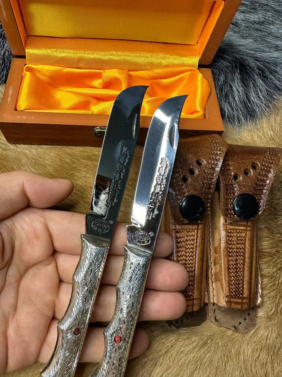 「阿杠」英吉沙纯手工小刀,92 通体纯银手工雕花折叠; 柄长:9cm