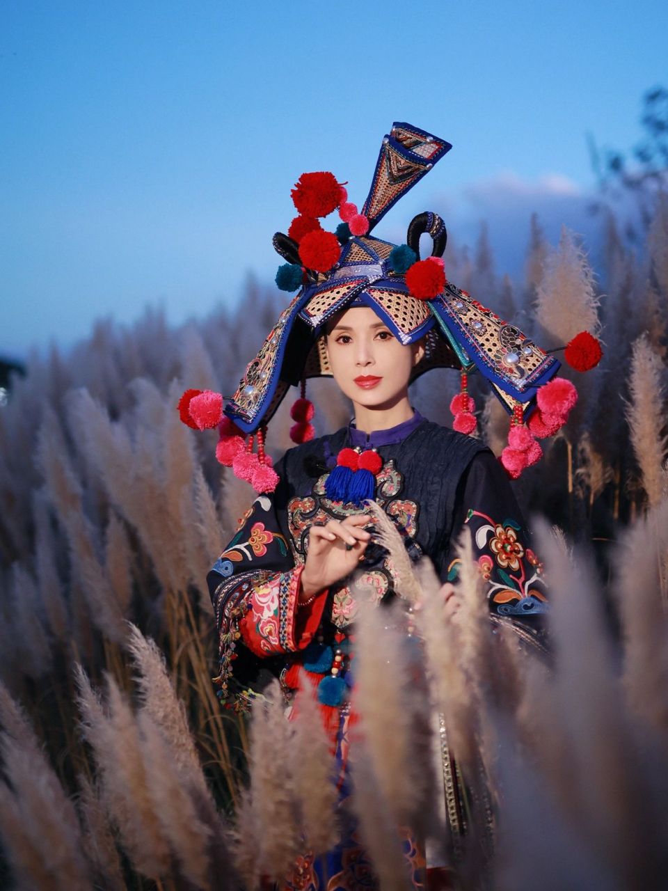 上次带着试试看的心情穿上了傣族服饰,意料之外的惊喜,这次的白族服饰