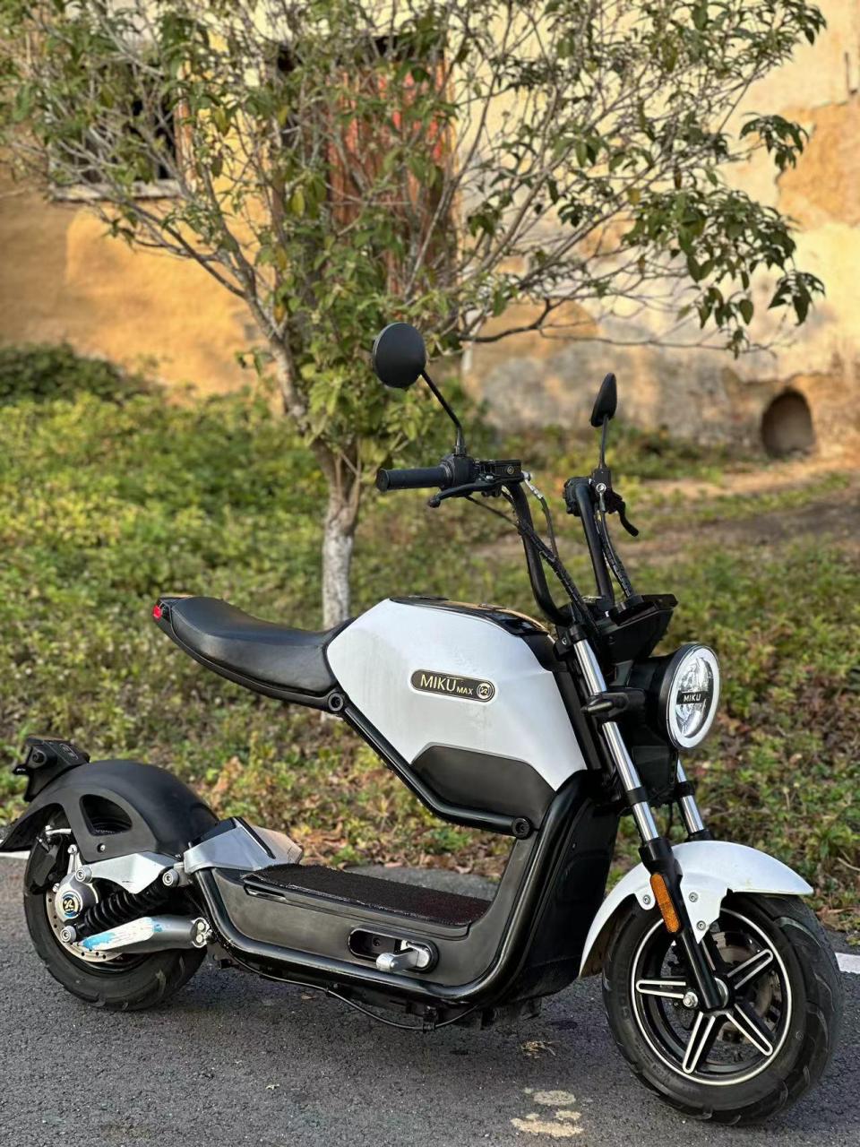 出售2022年购买下地新日米酷mikumax电动车!60v20!提速快!骑行舒适!