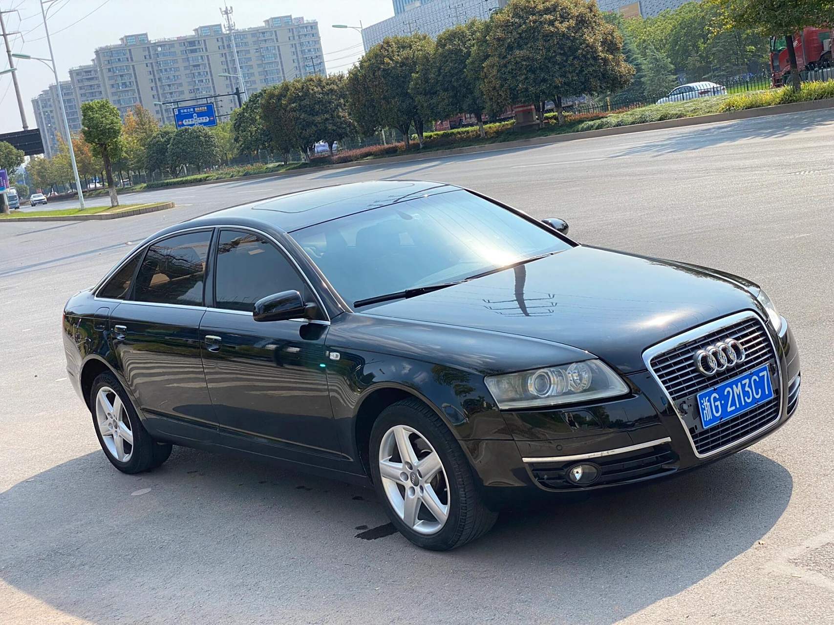 玩自己喜欢的车,喜提官车奥迪a6l2.