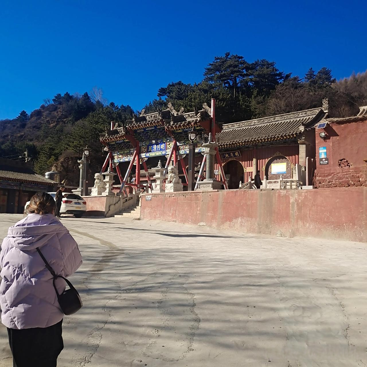 五台山明月池,是一个非常神秘的地方.