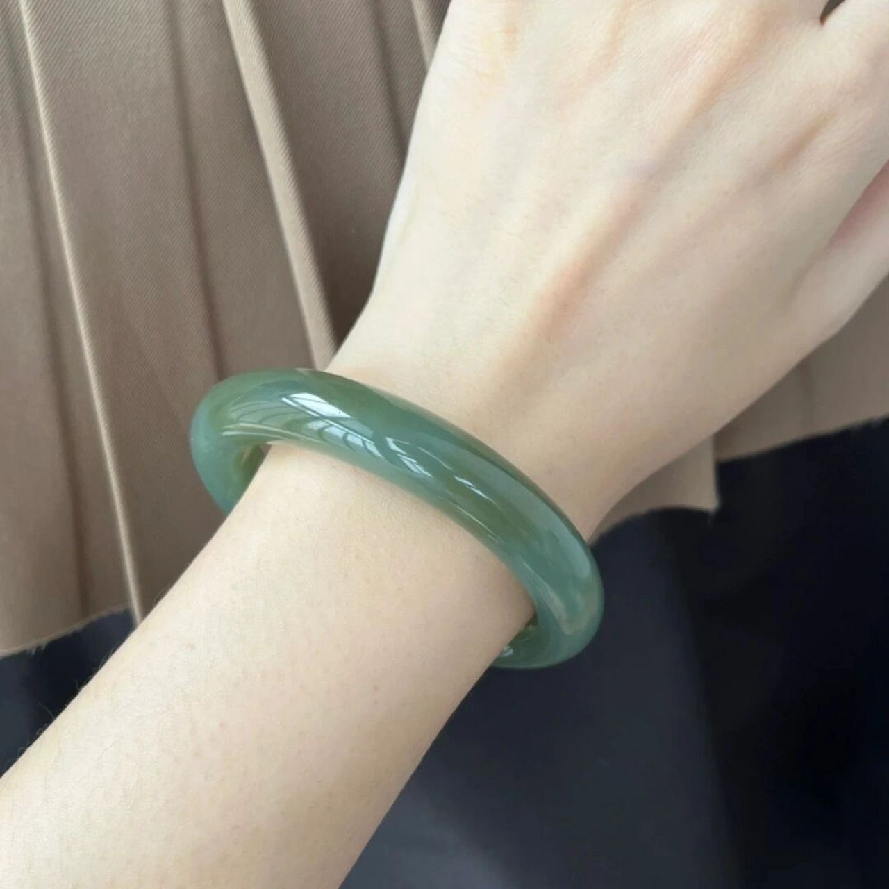 和田玉且末蓝飘糖手镯8756902800 条形:56.5×12.0×9.