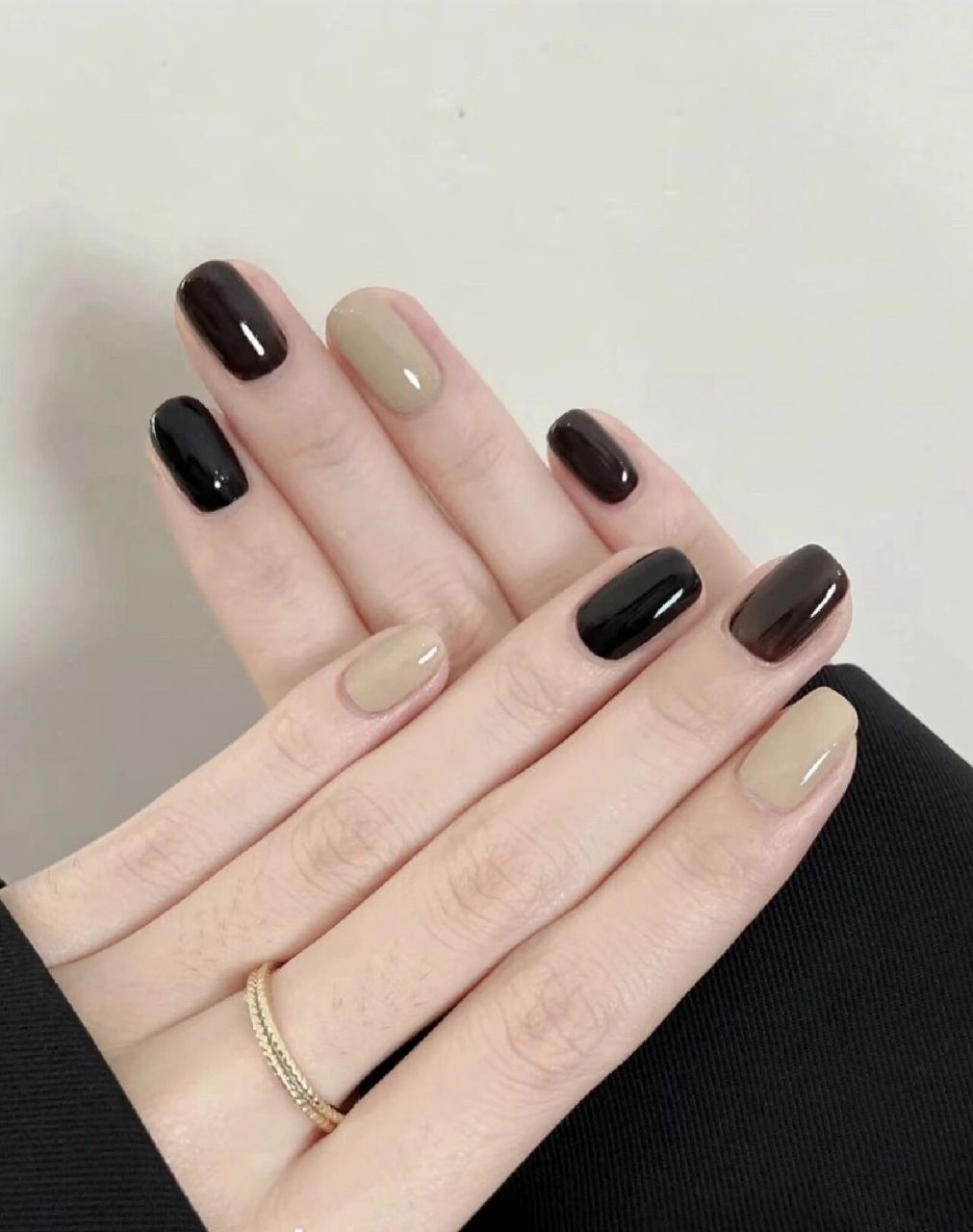 简约大气纯色系美甲,指甲短宽的也合适  指甲又短又宽的小仙女也适合