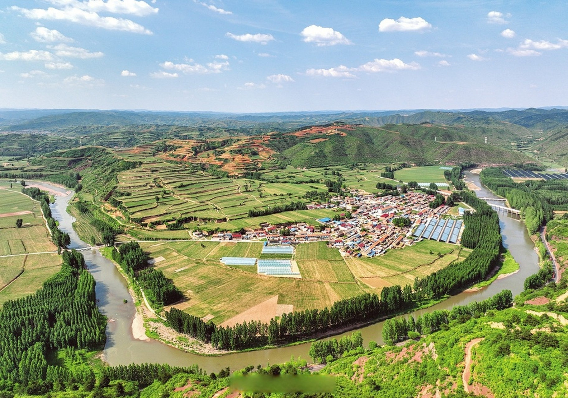 【美丽乡村入画来】7月4日,航拍镜头下的安泽县和川镇石渠村,一幅美丽