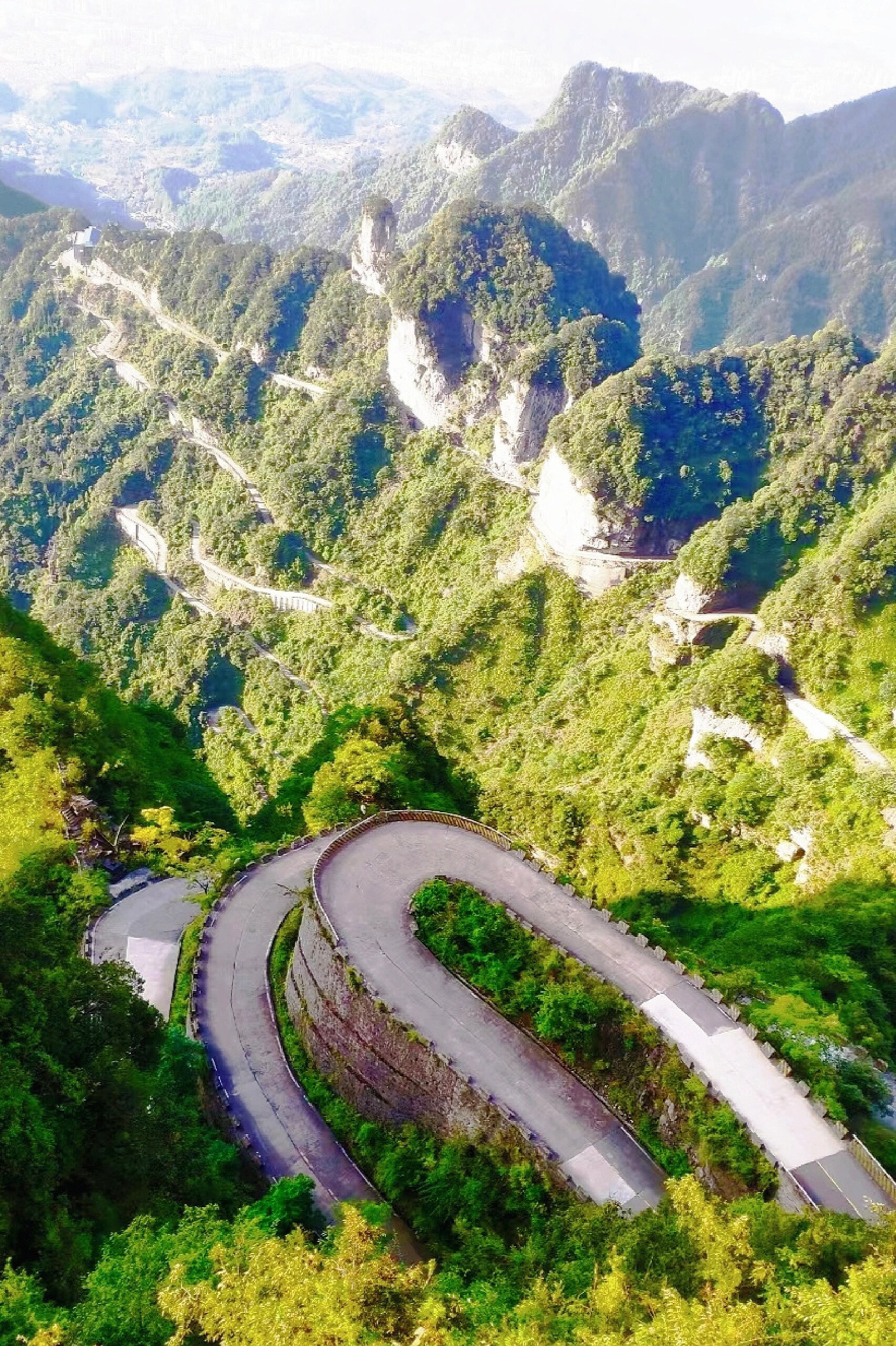 山路十八弯,盘上天门山!