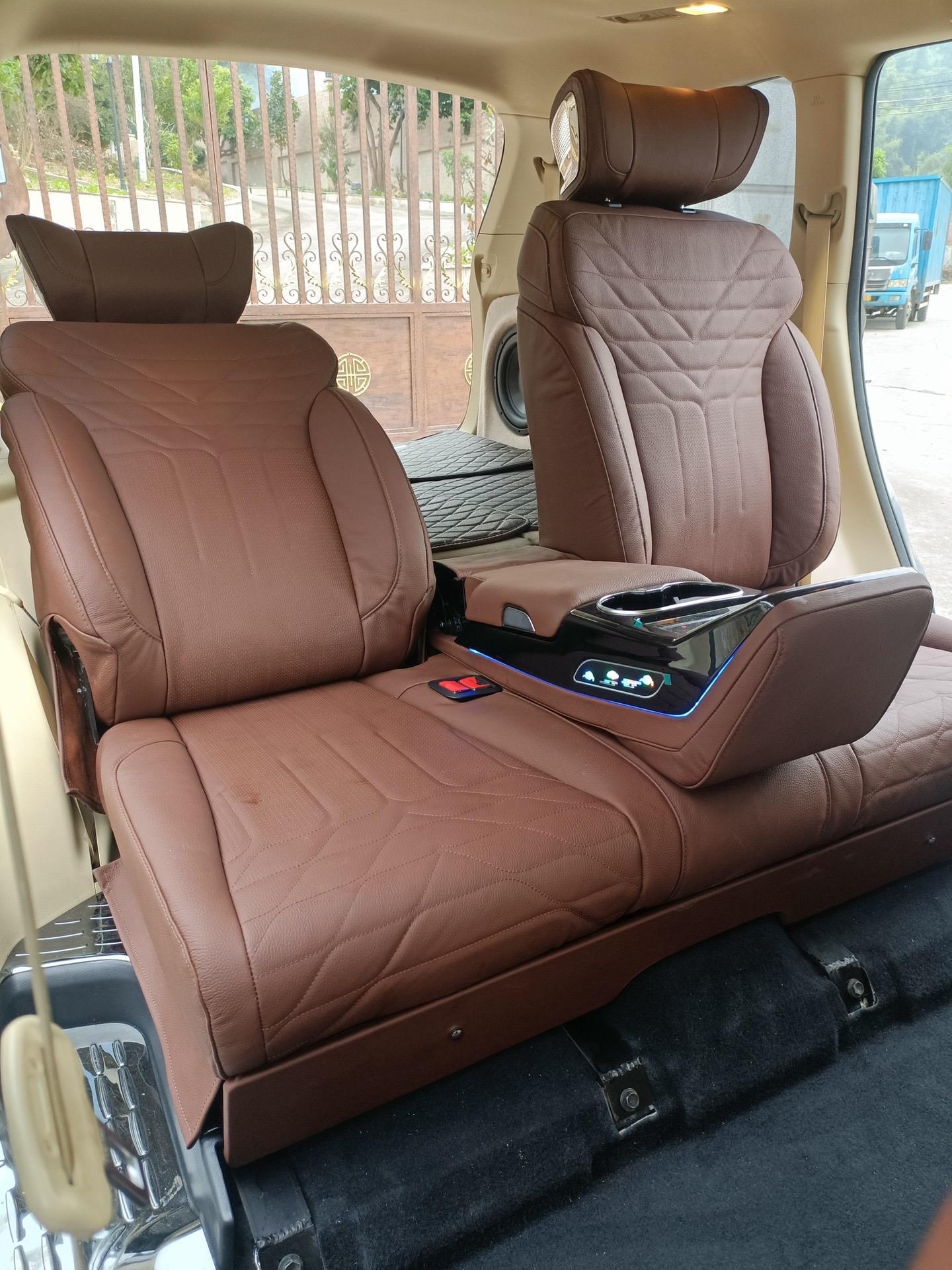 丰田汉兰达改装中排分体沙发床 正副驾座椅包覆完工交车