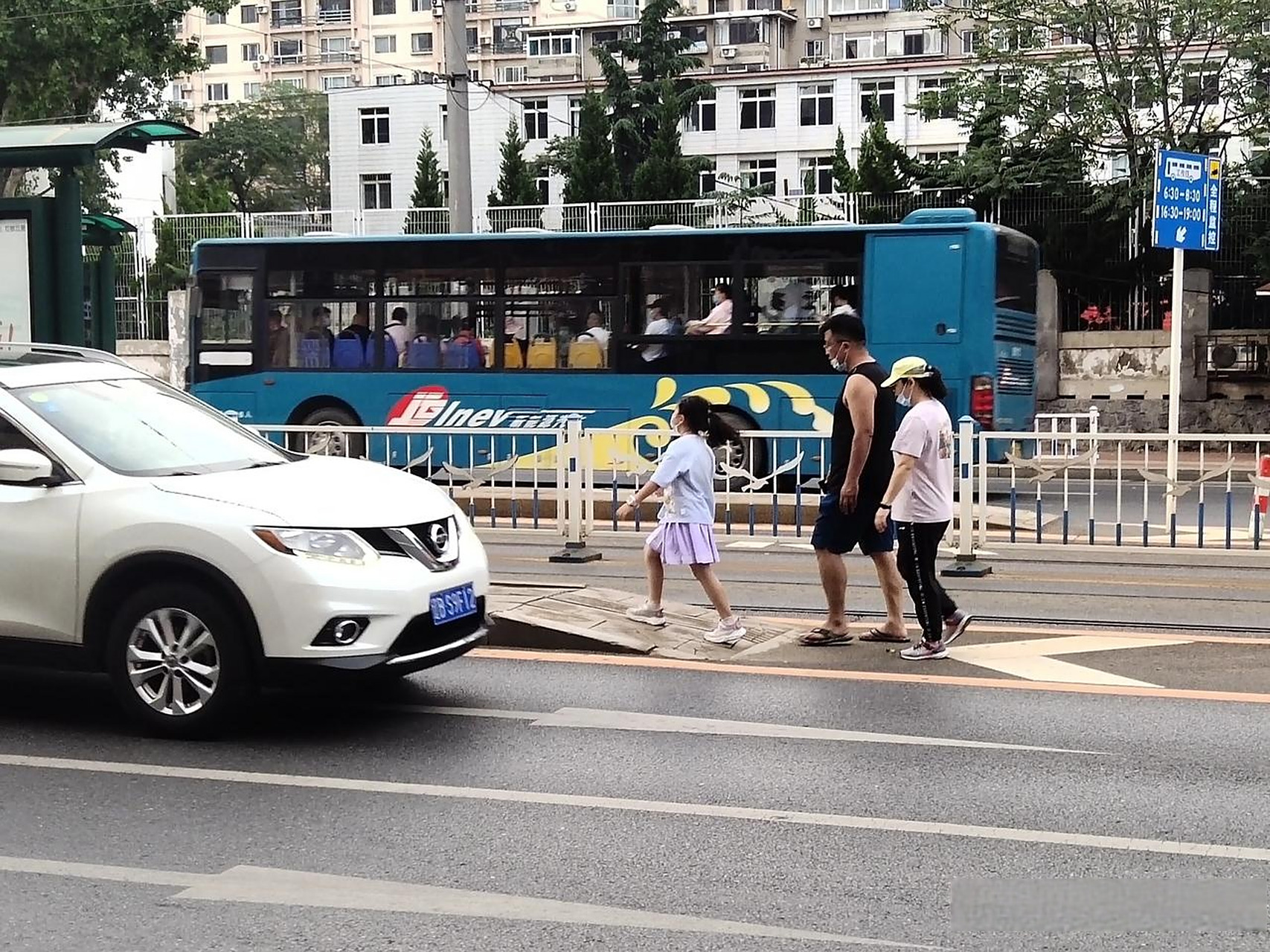 本人平时一般不坐大连的1101路(建设街——大黑石)公交车.