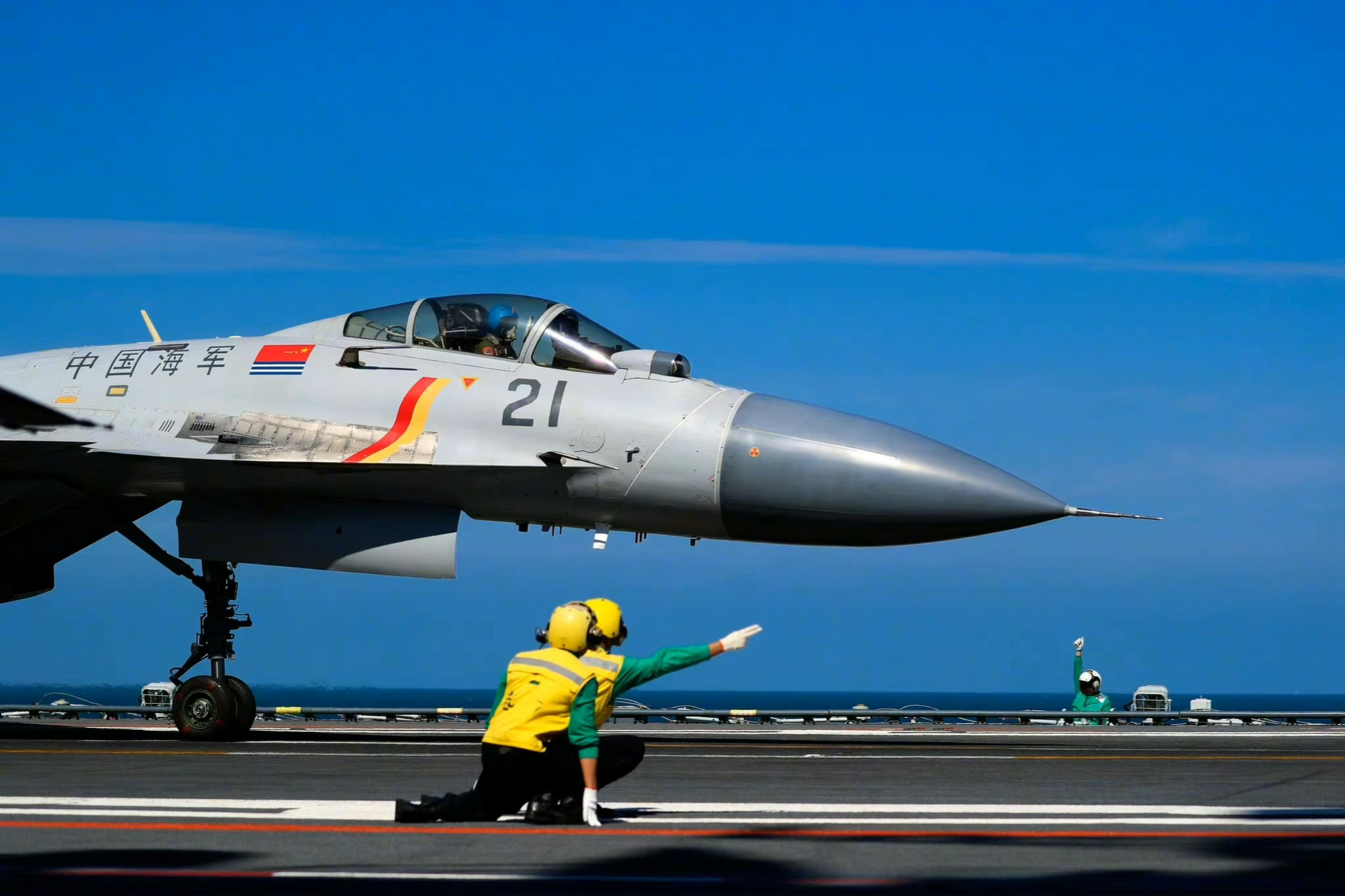中国海军舰载机 歼15 | 绰号:飞鲨9899 辽宁舰与山东舰上的可折叠