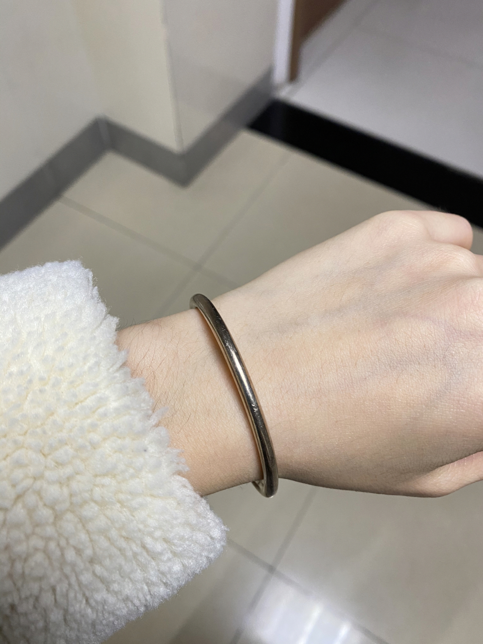 银手镯变黑是身体有什么毛病吗?