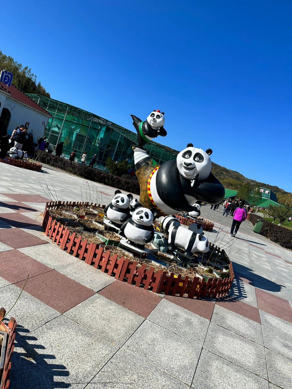 亚布力熊猫馆 有点太不好玩了吧!