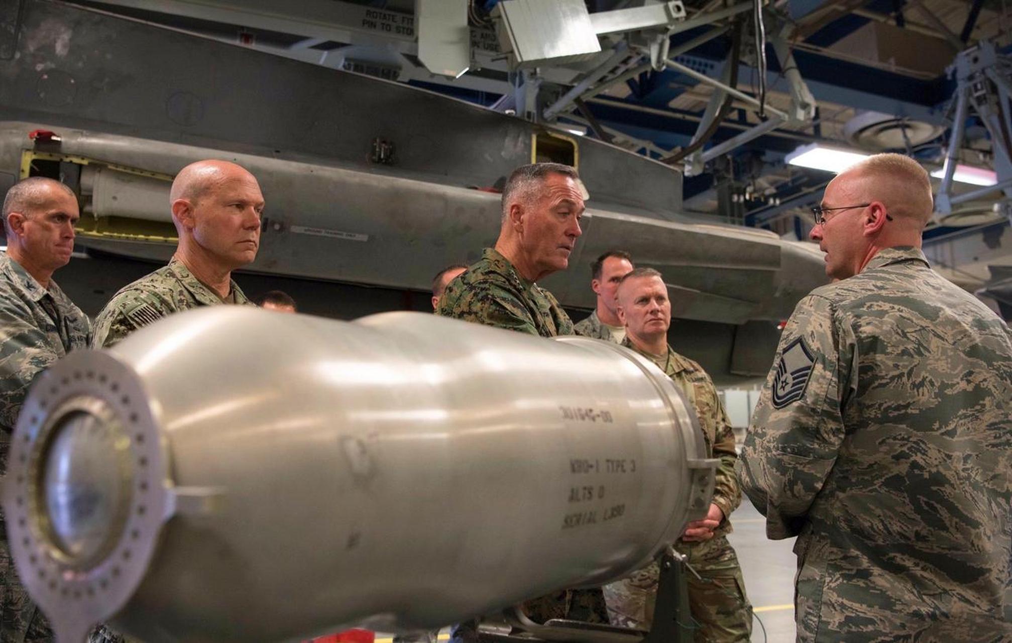 非常罕见的美军w80核弹头图片(图1~图2),外形上就像一个罐子,重量为7