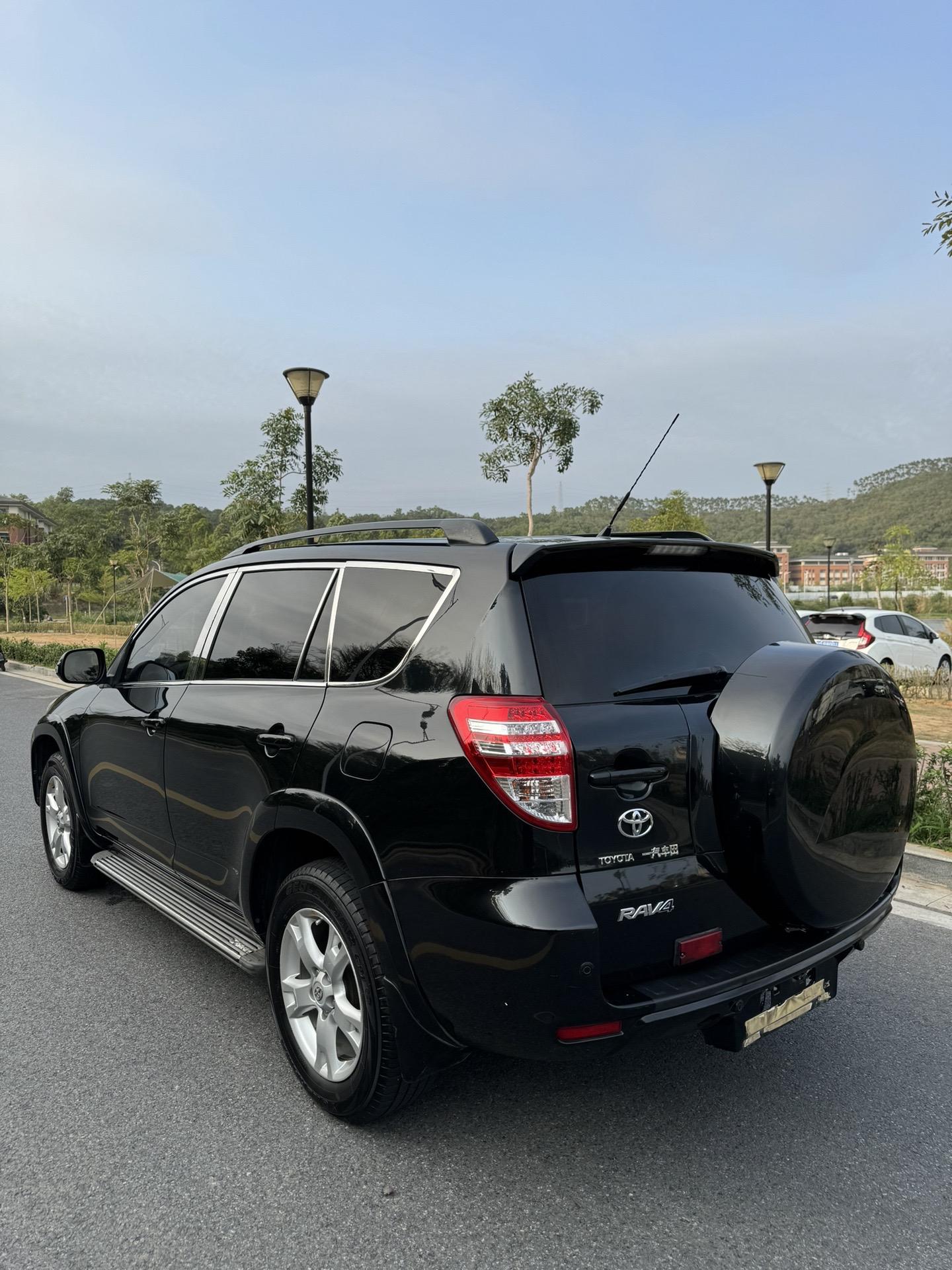 2013款丰田RAV4图片