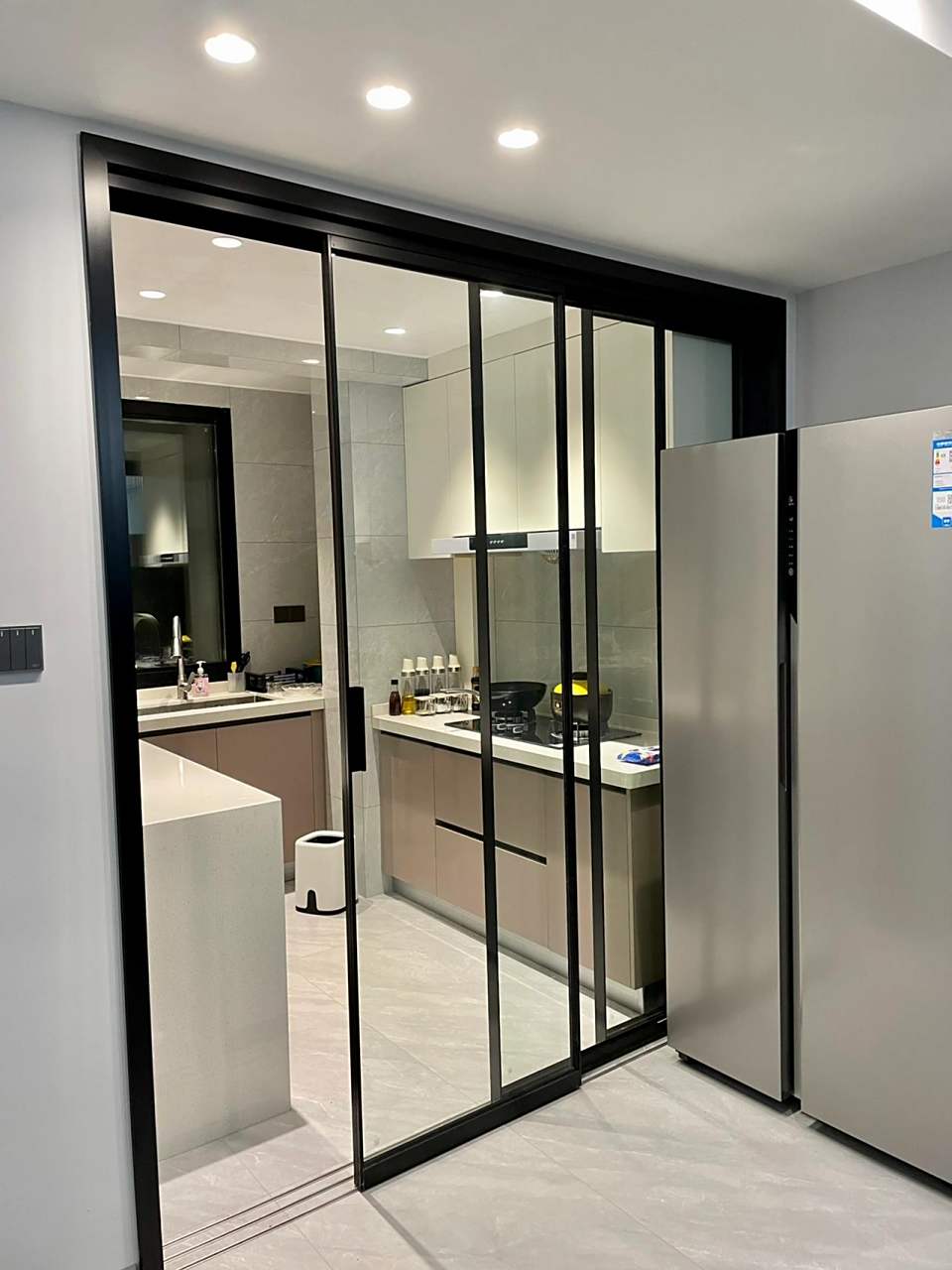 三联动厨房推拉门真不错!