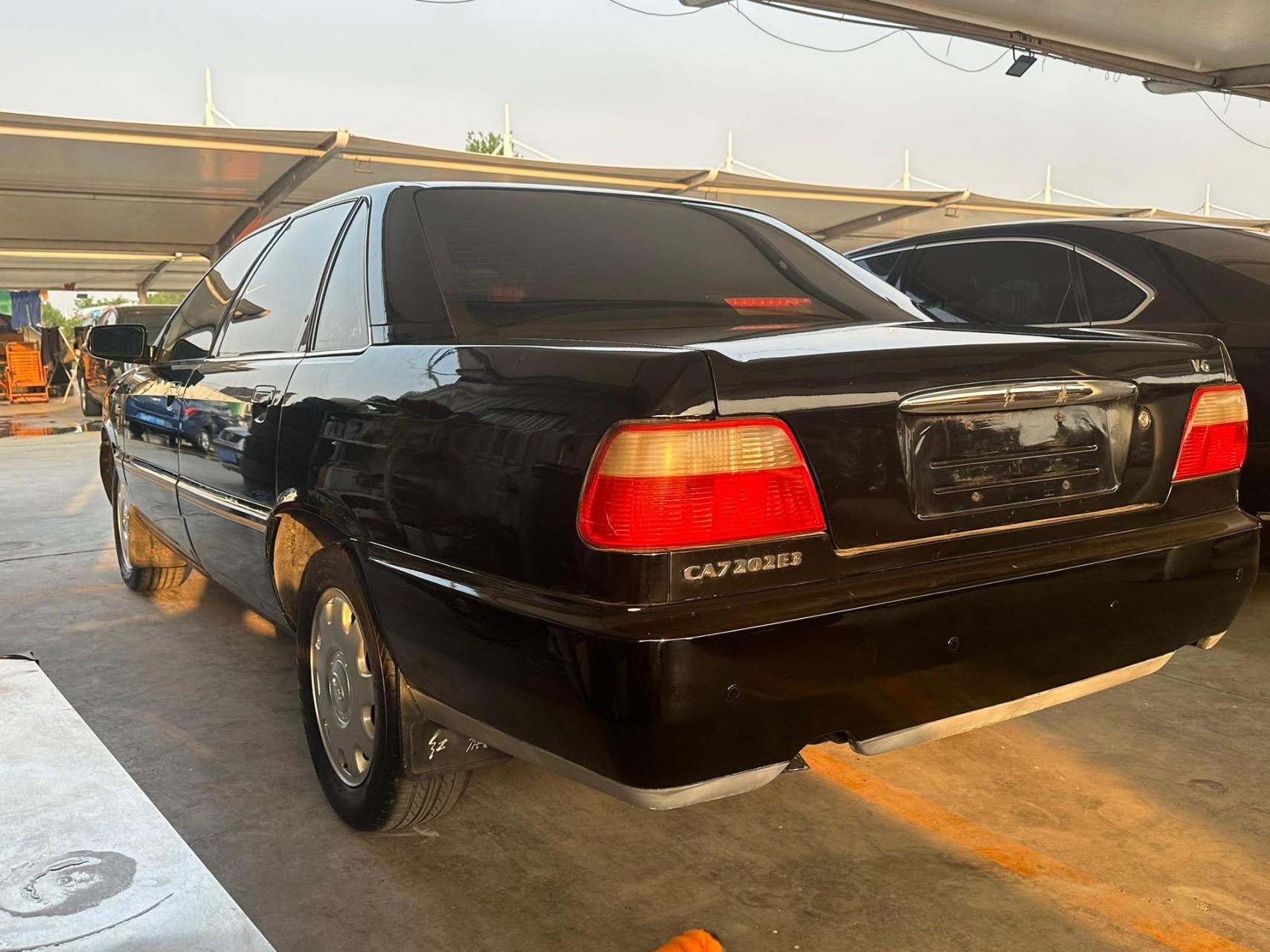 04年12月出厂06年上牌红旗世纪星2,0l,v6,一手车原板车况一件划痕补漆