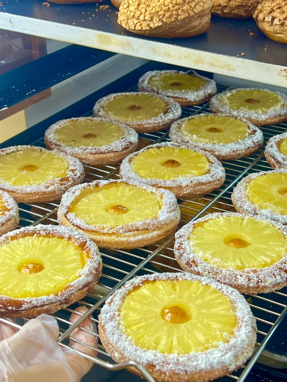 大连的大连的,好吃到无语的菠萝派… #菠萝派# #面包控