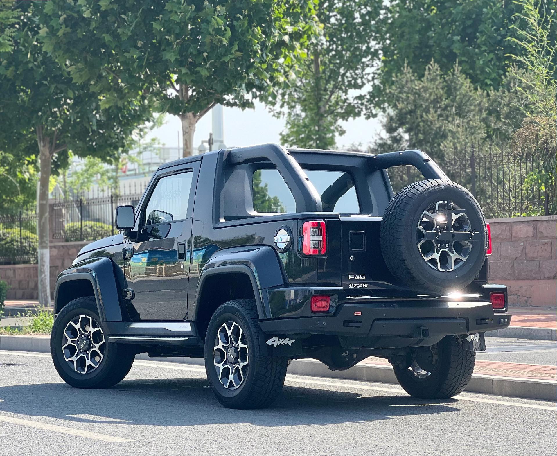 0t电子档8速敞篷两门皮卡 加装前后锁 原漆极品两万公里