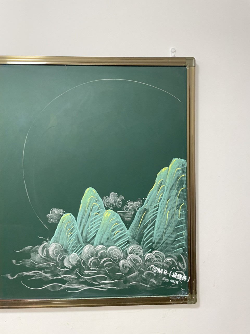 粉笔画(照山黑板报边框) 是好看的框#我的年度9图# #笔记灵感# #黑板