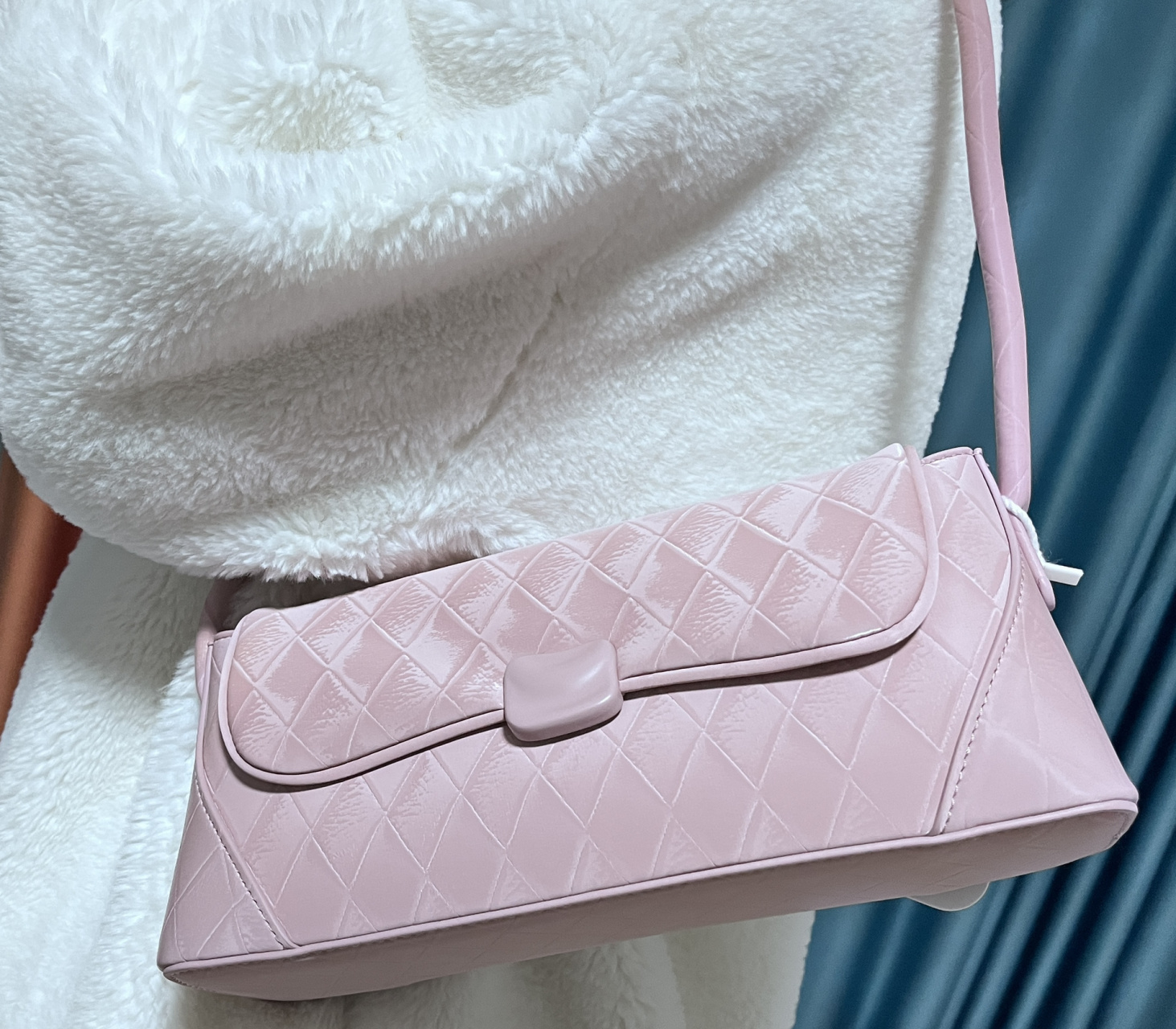 三福粉色包包 75拿下三福粉色包包,在实体店逛偶然看到了,质感非常不