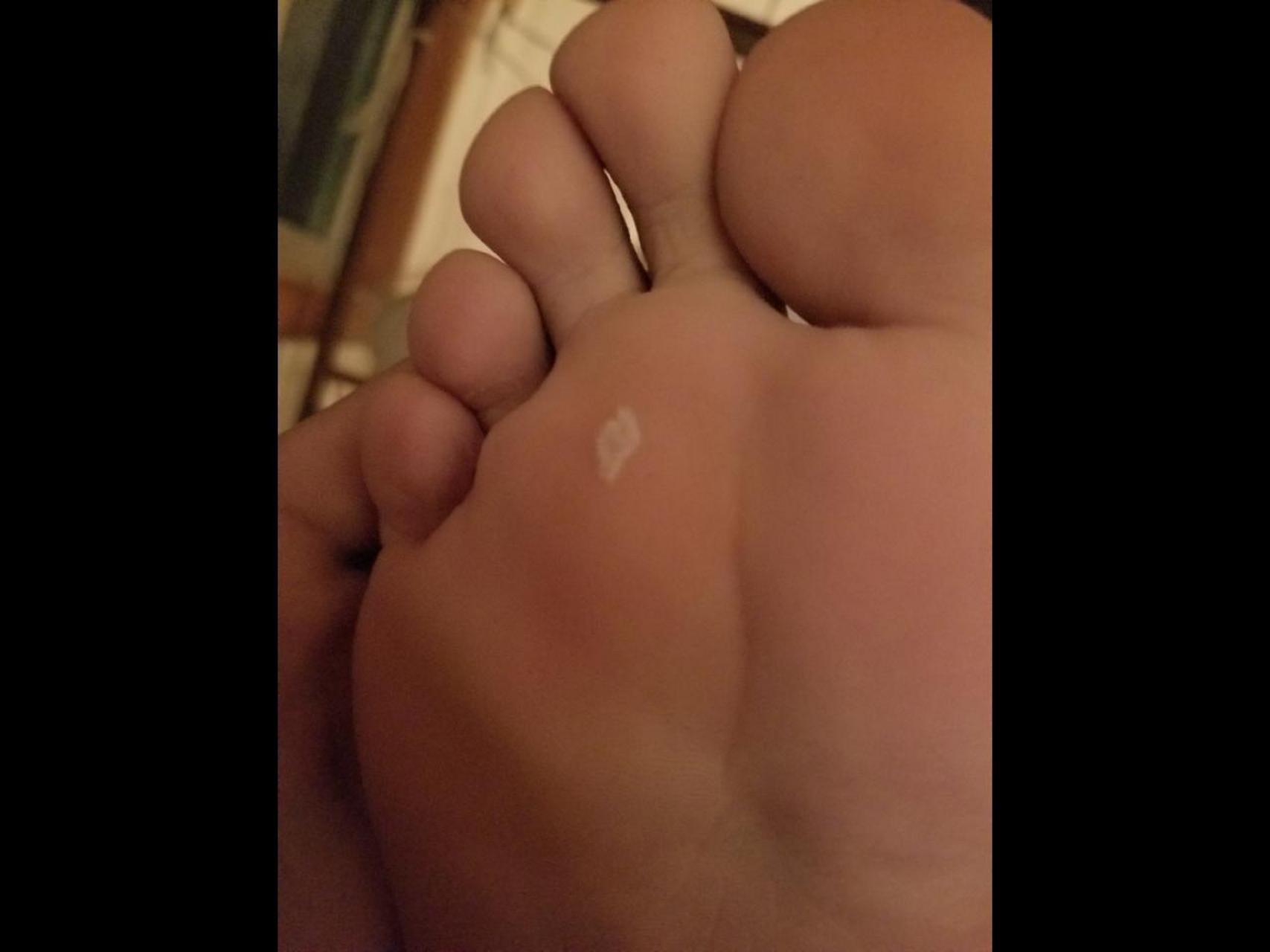 干了两天,脚都磨起泡了.