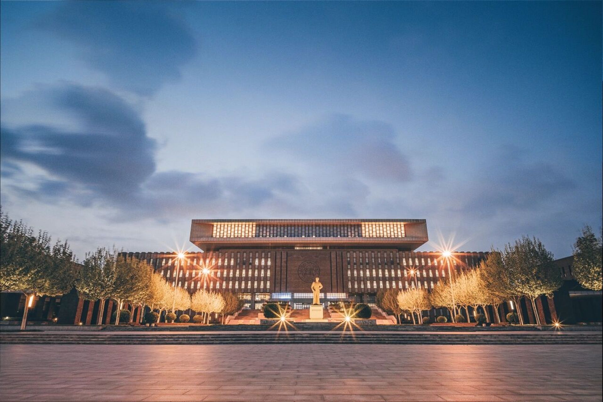 南开大学津南校区的傍晚 设备:尼康z50 dx 16-50镜头