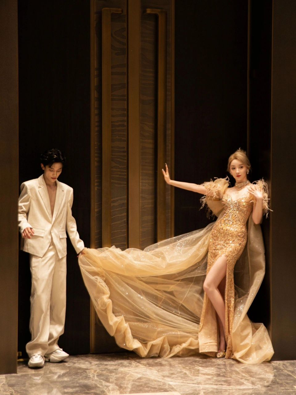 恭喜康康和唐梓～ - 康康的同款礼服来自卡斯独家代理品牌·泊雾