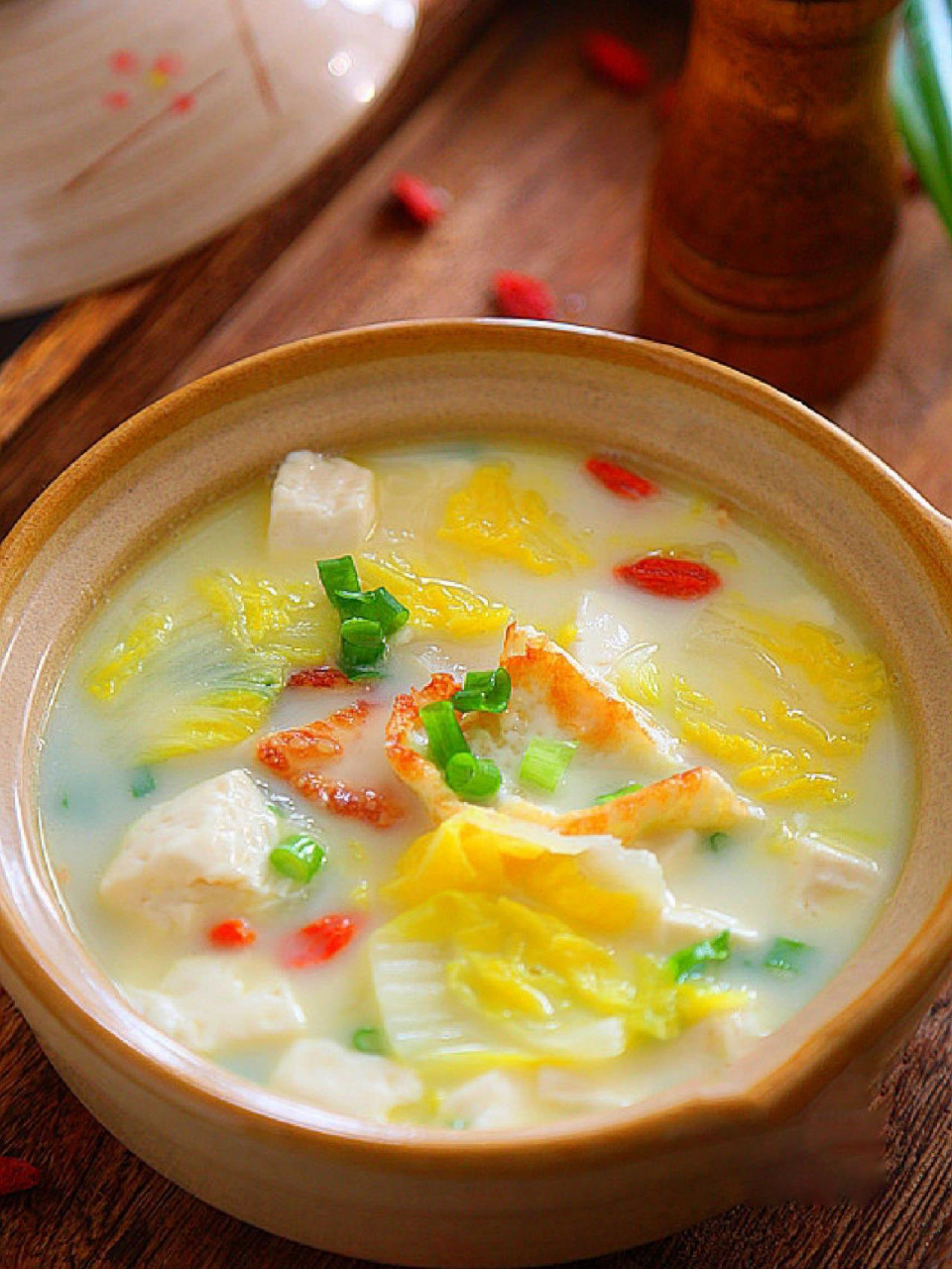 97豆腐,白菜,鸡蛋,几步煮出一锅奶白的 不是只有鱼汤都能煮成奶白色