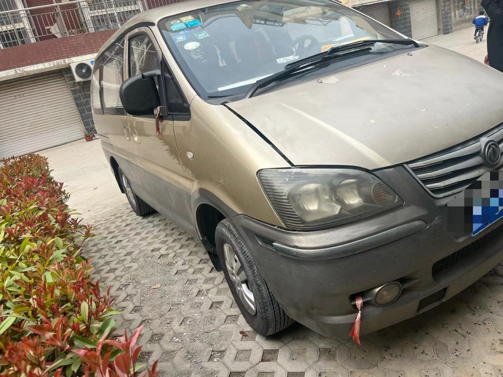 出售 14年东风凌志7座大面包车 一手车 车况及好,看车包相中 价格不高