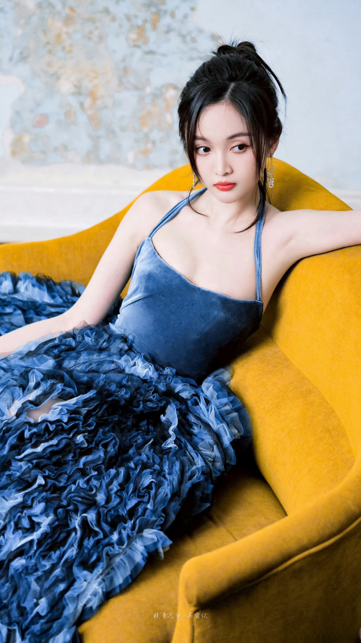 吴宣仪吊带好白看久点!