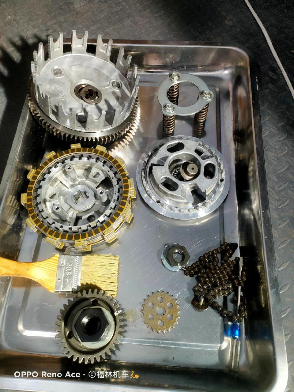 贝纳利302,更换机油泵链条,原车为征和,更换did