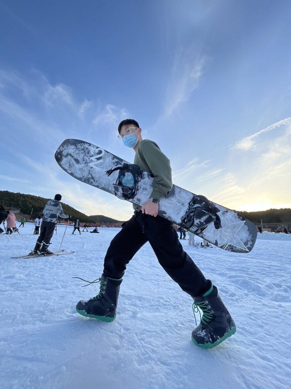 滑雪照 | 这几个姿势拍照帅到炸 济南约拍 | 带朋友来滑雪场展示才艺