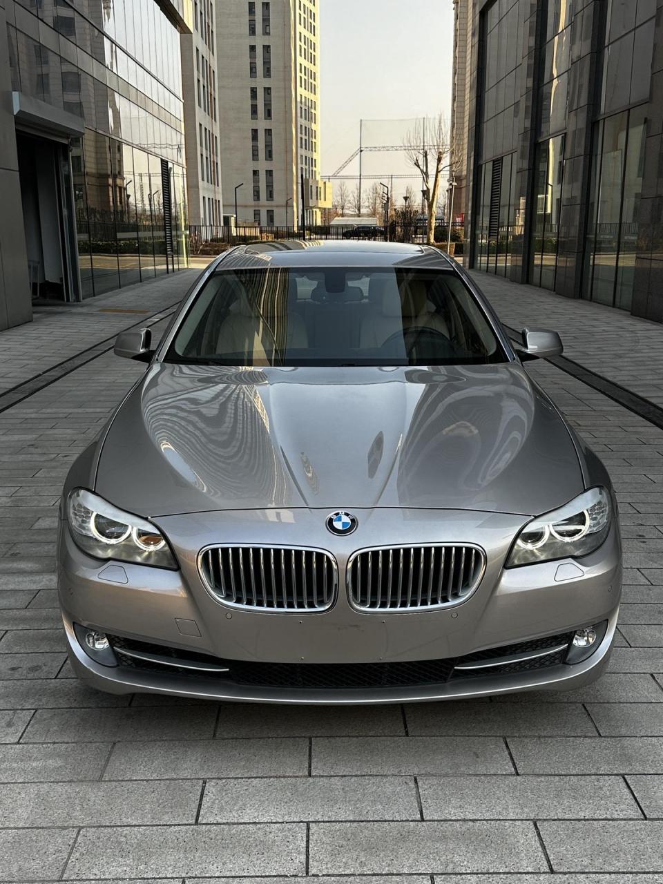 2013年上牌  宝马535li  实表8万公里   一件喷漆 超极品车况!