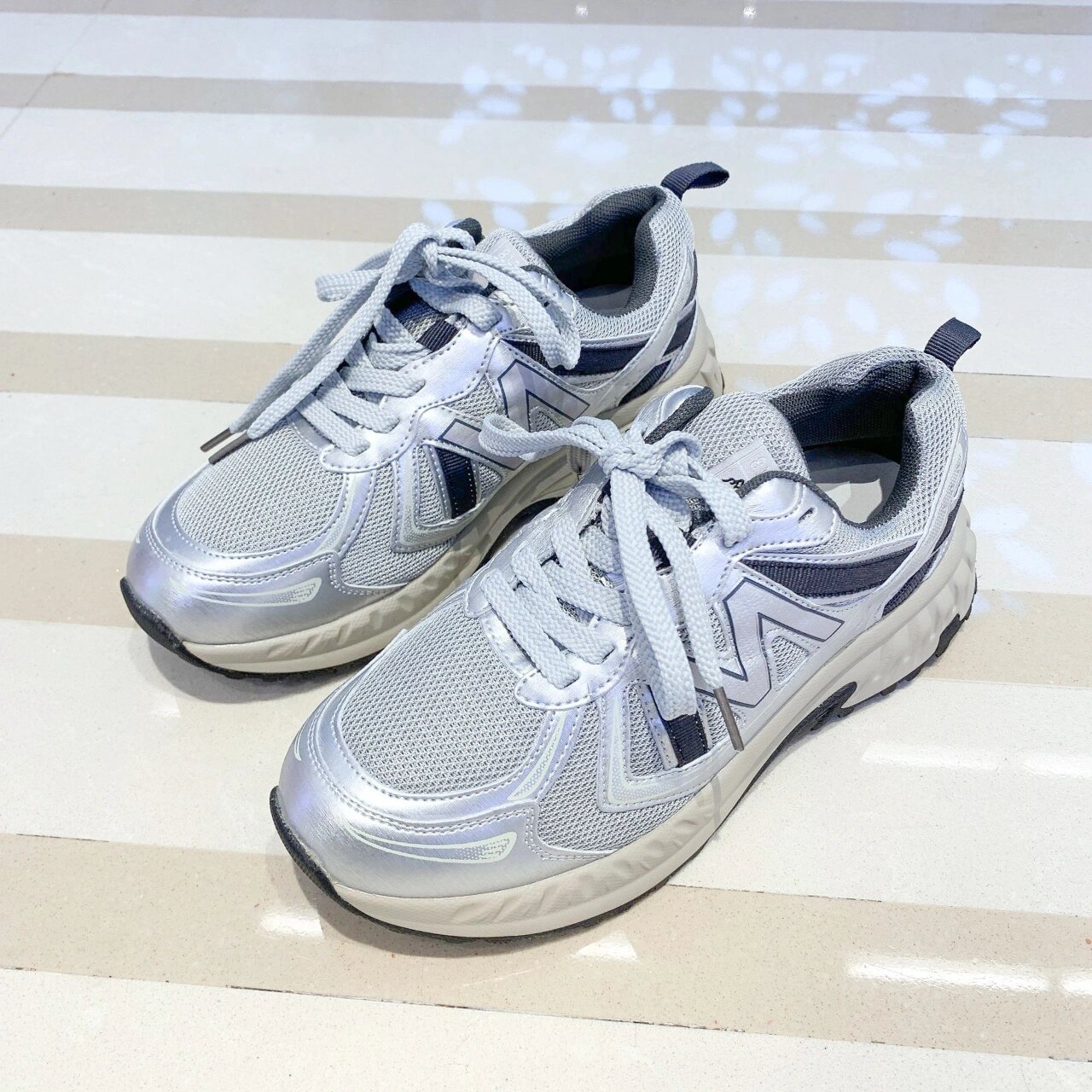 新款分享,字母z厚底运动鞋,透气舒适!