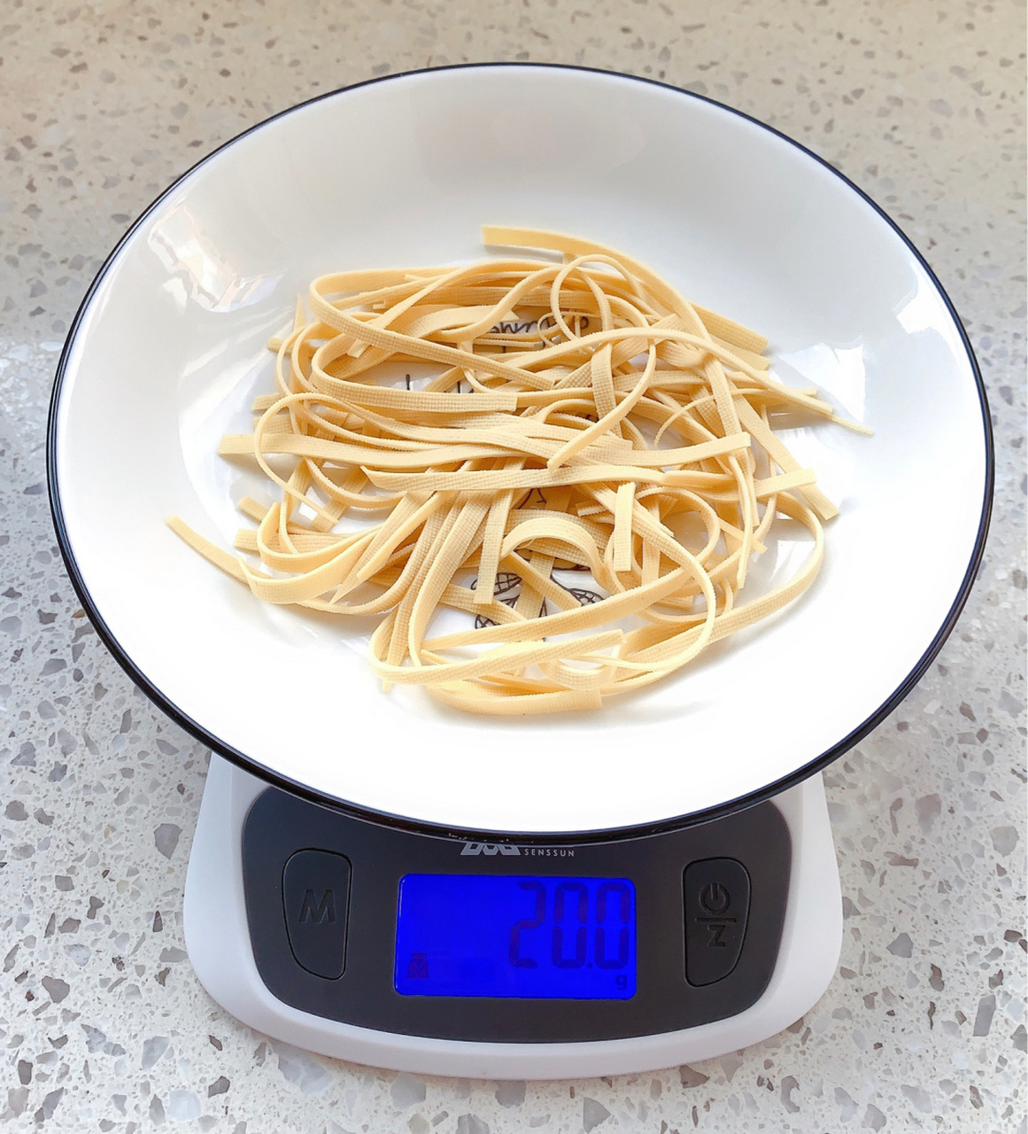 千张热量 (我一直叫它干豆腐) 8715100g热量为262千卡 图中20g