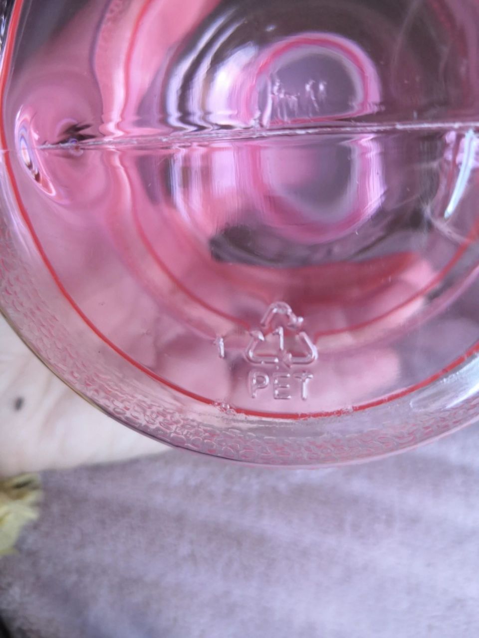 pet1的塑料瓶可以承受100℃开水? 是我无知了吗?